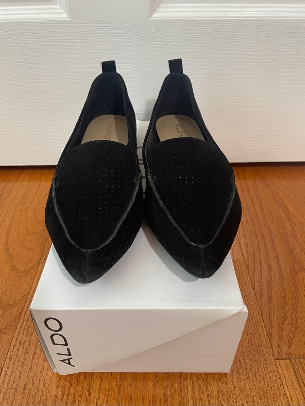 GUC - Aldo Latrice Black Pointed Suede Slip-On Loafers
